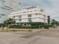 Edificio en Brava 5003 1 chica